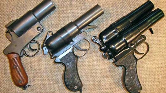 El Tipo 10 fue sin dudas la segunda pistola de bengalas japonesa más común.