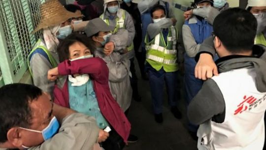 Endurecer y ablandar el distanciamiento social, una constante en los países