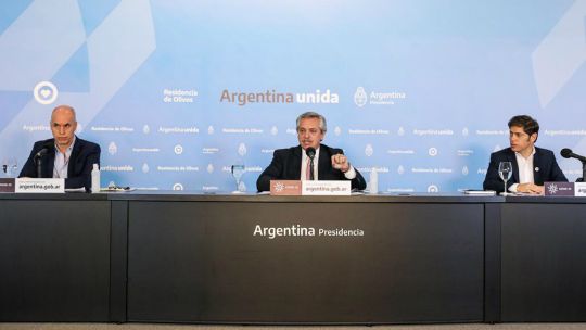 Extensión de la cuarentena. Alberto Fernández, junto a Larreta y Kicillof durante el anuncio.
