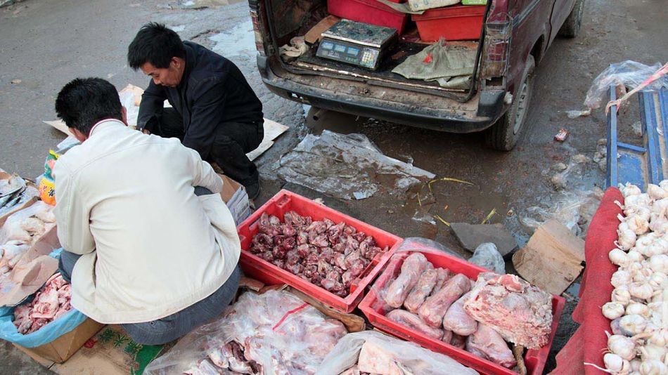 Mercado Wuhan en china y aguas de Venecia-20200604