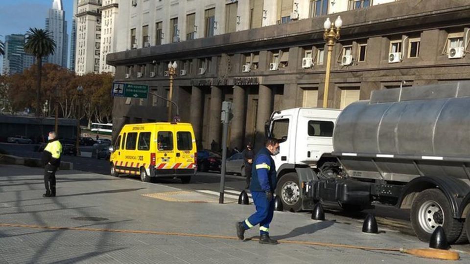 Evacuación del ministerio de economía 20200604