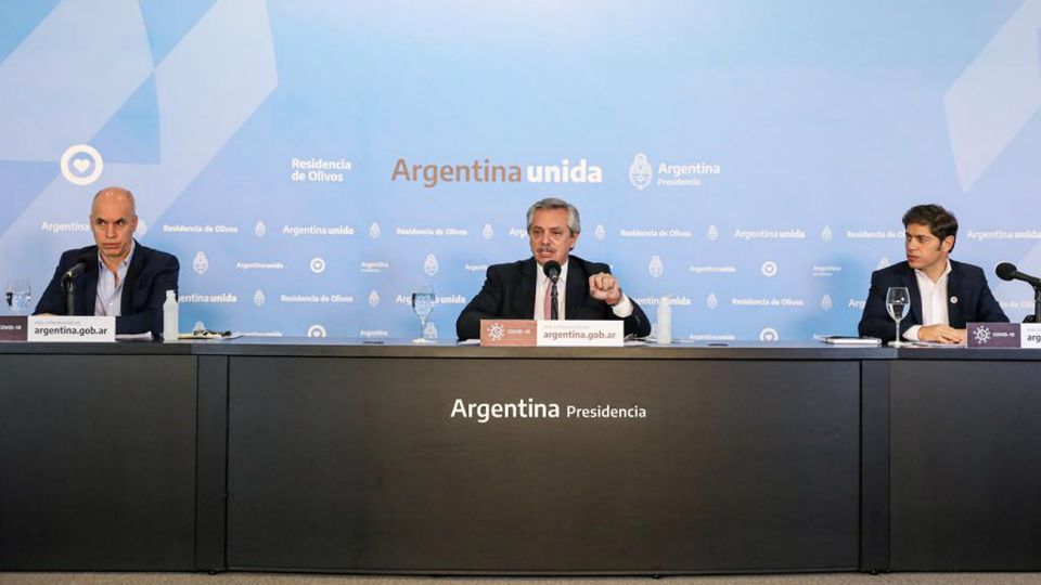 Extensión de la cuarentena. Alberto Fernández, junto a Larreta y Kicillof durante el anuncio.