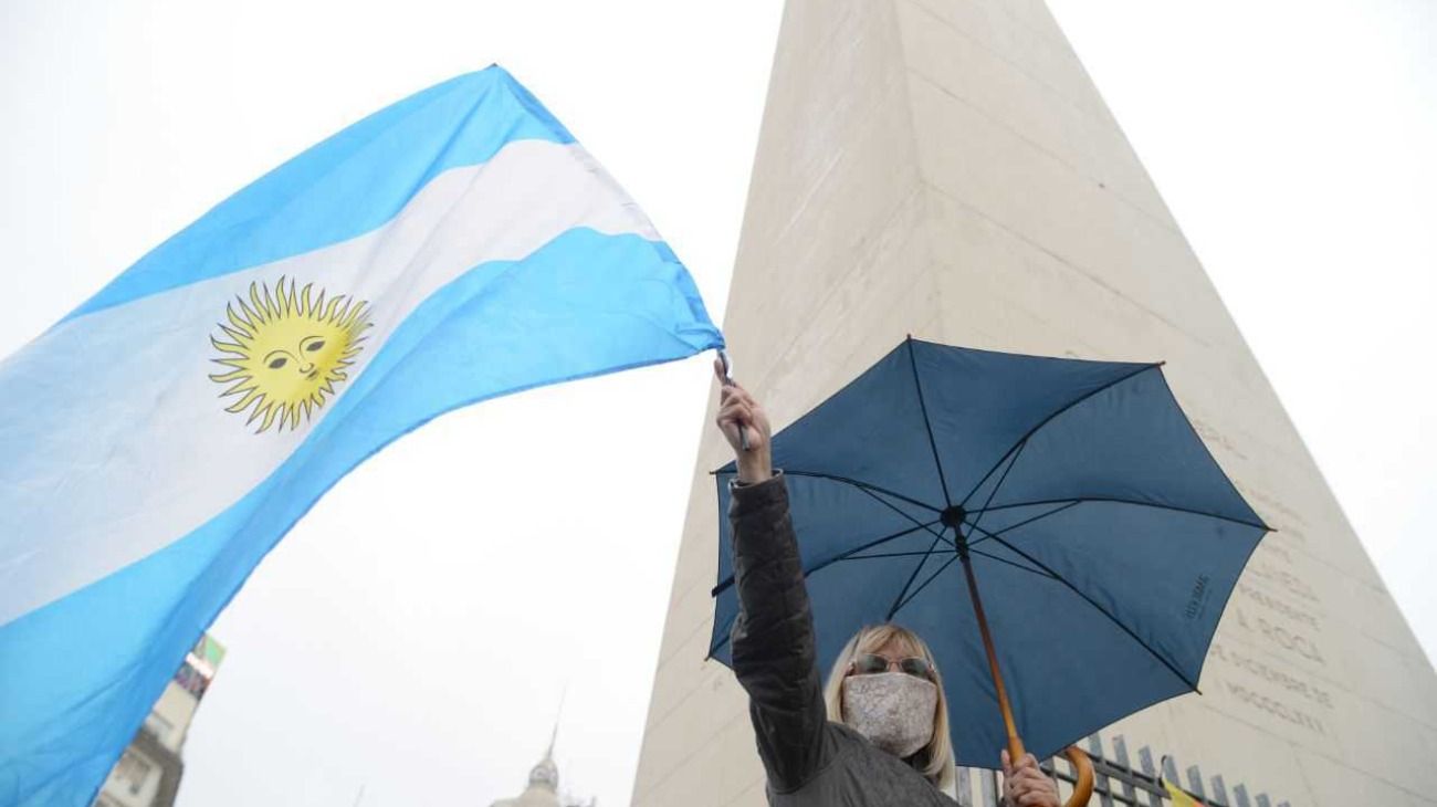 Nueva marcha anti cuarentena en el Obelisco.