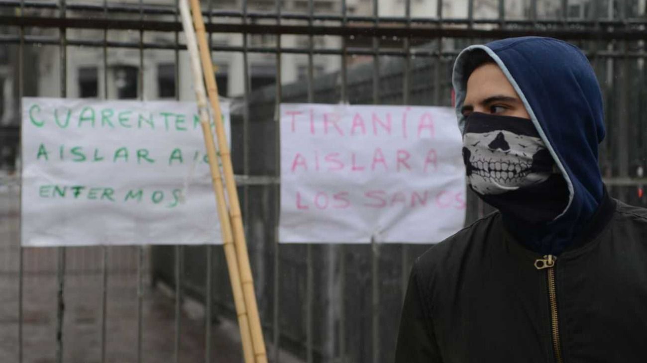 Nueva marcha anti cuarentena en el Obelisco.