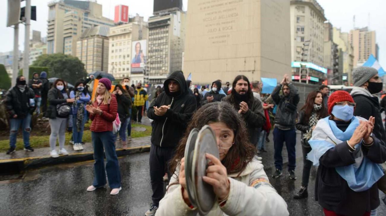 Nueva marcha anti cuarentena en el Obelisco.