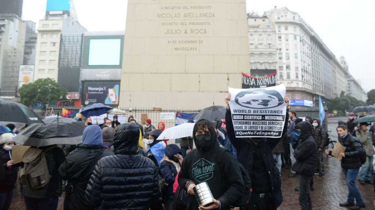 Nueva marcha anti cuarentena en el Obelisco.