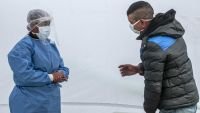 El mundo está al borde de un apartheid sanitario