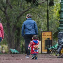 Ya sin la restricción del número de documento, las familias salen a disfrutar en los parques, las salidas recreativas del fin de semana. | Foto:Juan Ferrari