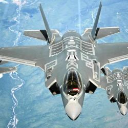 Elon Musk afirmó que "el F-35 no tendría nada que hacer contra un caza autónomo".