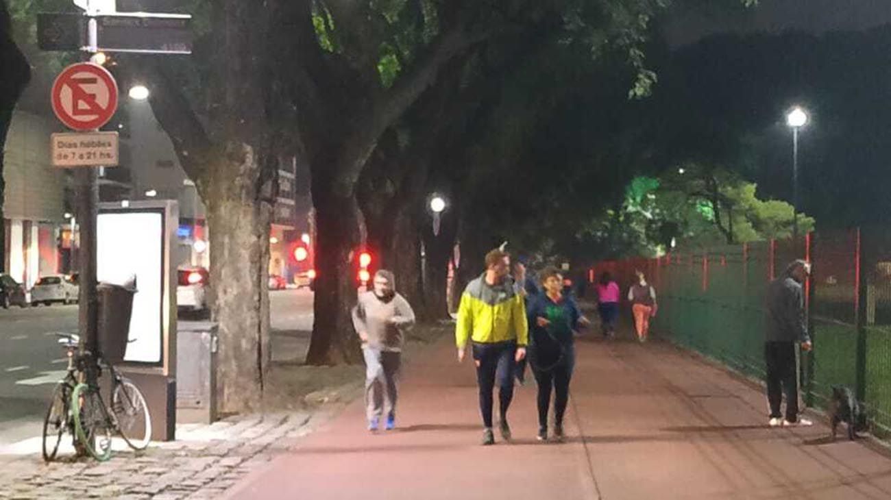 gente corriendo en Parque Los Andes (CABA),