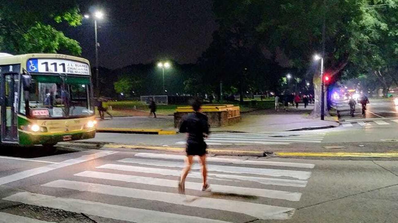 gente corriendo en Parque Los Andes (CABA),