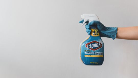 ¿Se pueden eliminar las manchas de lavandina?