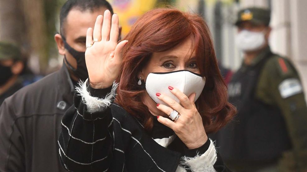 Cristina Fernández llegó al juzgado de Lomas 20200608