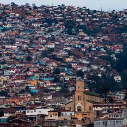 Vista aérea que muestra la ciudad de Valparaíso durante la pandemia de coronavirus COVID-19. | Foto:Martin Bernetti / AFP