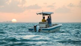 La empresa suspenderá la producción de motores fuera de borda Evinrude E-TEC y E-TEC G2.