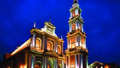 Salta abre sus corredores al turismo interno pero solo en vehículo propio, bicicleta o combi alquilada para un grupo.