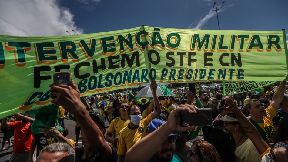 Los militares huyen de Bolsonaro, que agita un autogolpe | Perfil