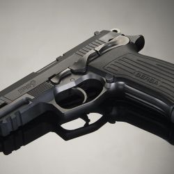 Pistola Bersa Thunder PRO, calibre 9 mm. Una así o una Glock podrían ser las utilizadas en el operativo.