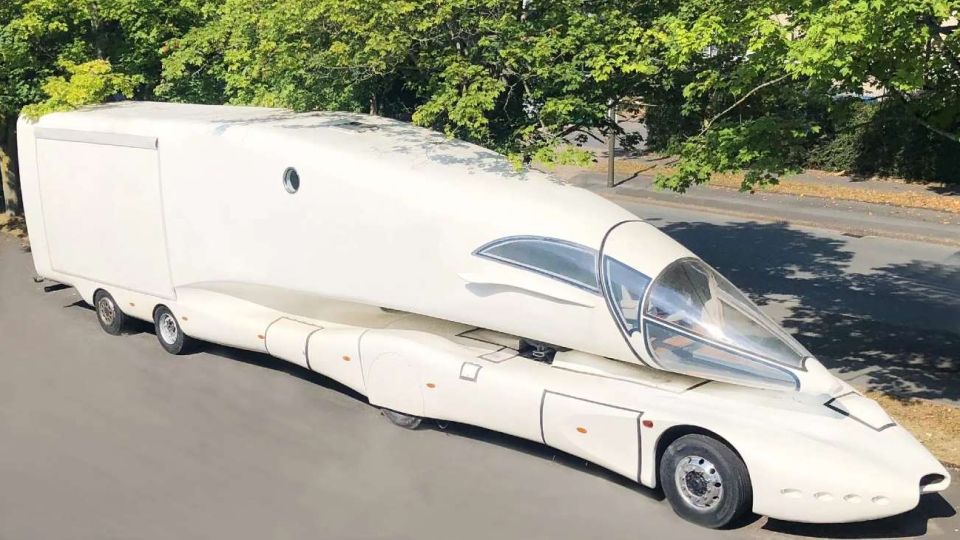 motorhome 'Innotruck': un lujoso motorhome con forma de avión que no puede ser manejado en la calle imagen motorhome 1106motorhomeextrano 969905
