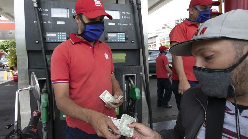 Venezuela falta de combustible amenaza con hambruna