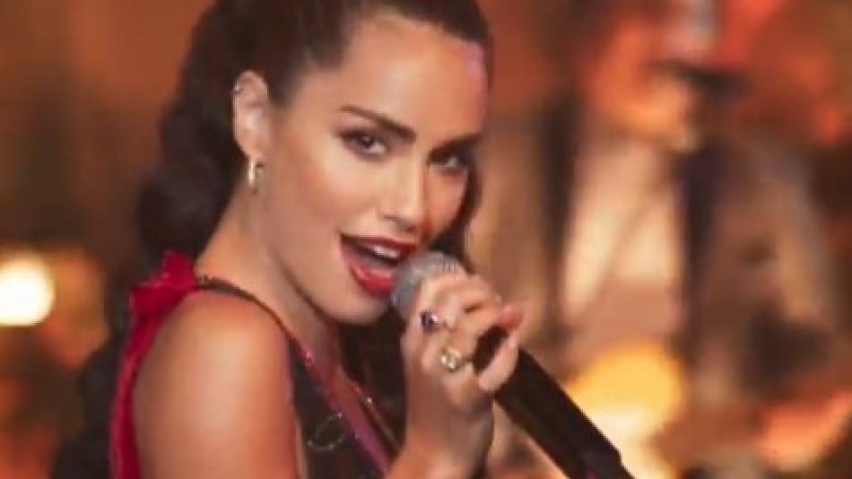 Lali Espósito presentó una canción con Los Ángeles azules y es viral