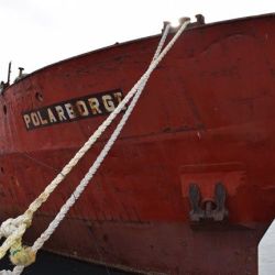 Este será el barco que hoy hundirán en Las Grutas, Río Negro.