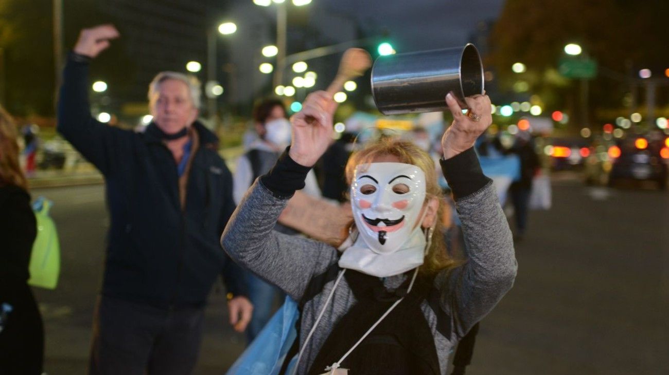 Banderazo contra la estatización de Vicentin en el Obelisco.