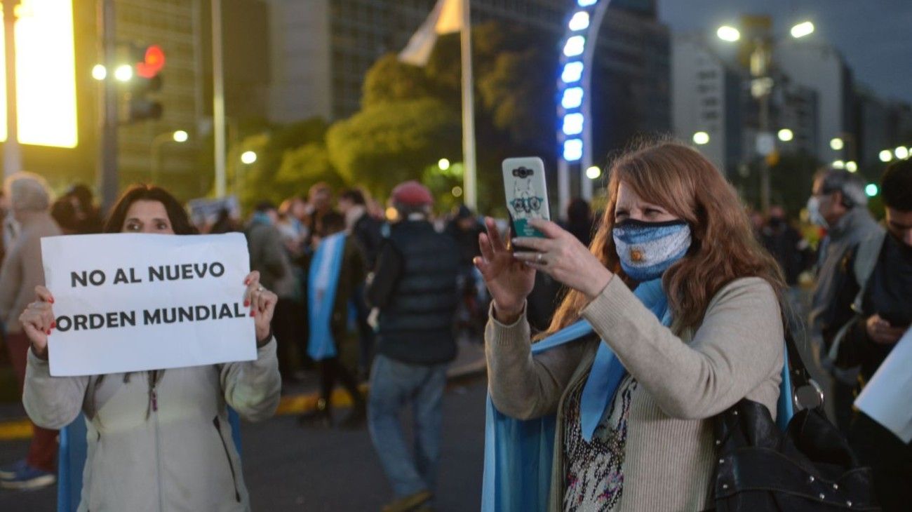 Banderazo contra la estatización de Vicentin en el Obelisco