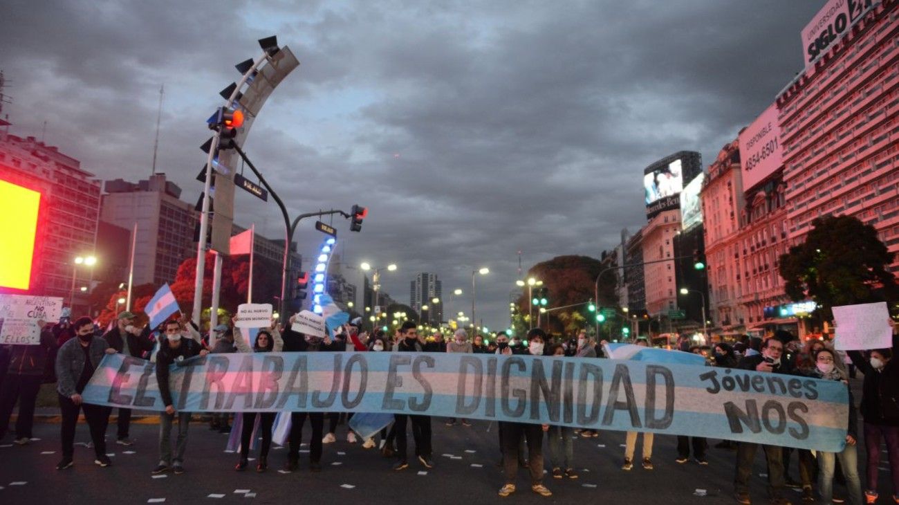 Banderazo contra la estatización de Vicentin en el Obelisco