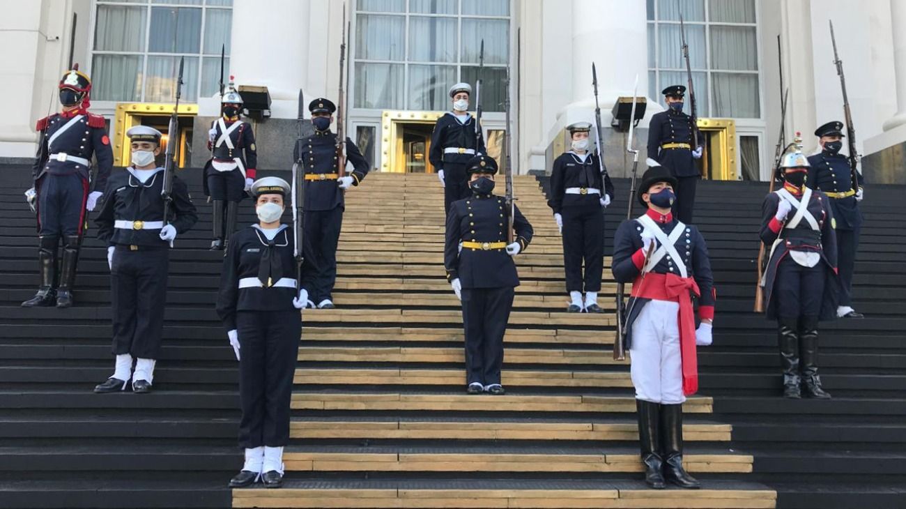 El presidente Alberto Fernandez encabezó esta mañana de forma virtual el acto por el Día de la Bandera.