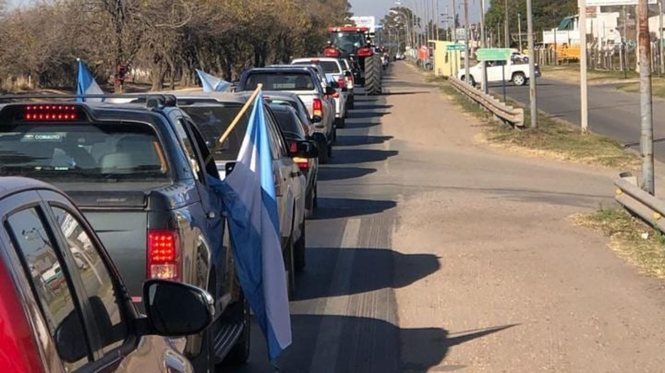 En Colonia Caroya, Córdoba, a cuatro horas del banderazo.