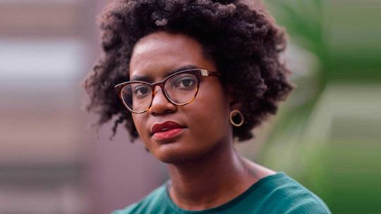 Reni. Primer autor británico negro en batir récords de venta.