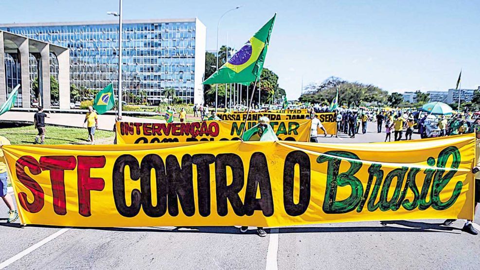 20200621_brasil_jueces_bolsonaro_bandera_cedoc_g