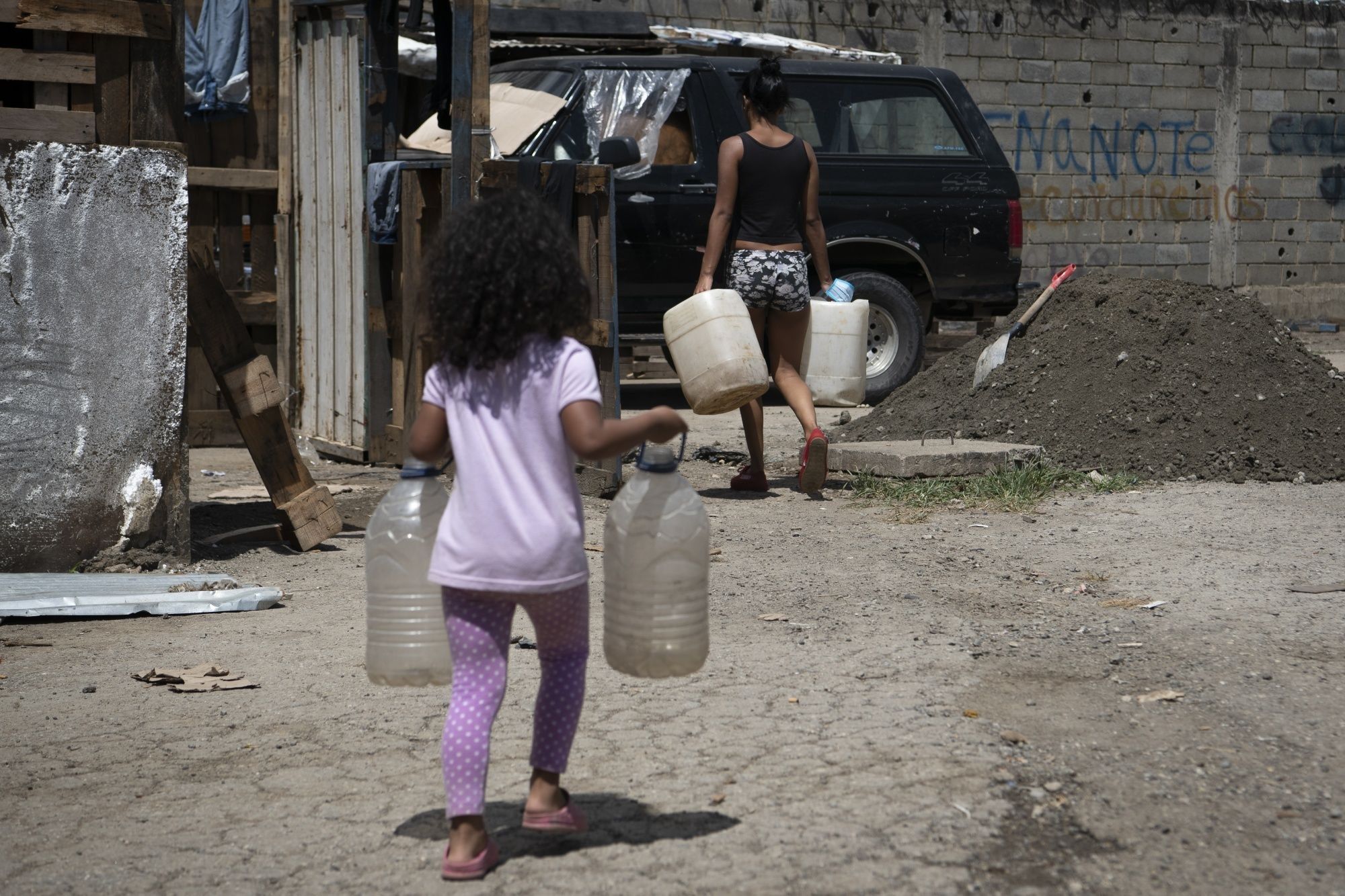 As The Spectre Of Covid Looms, Venezuelans Are Still Without Water 