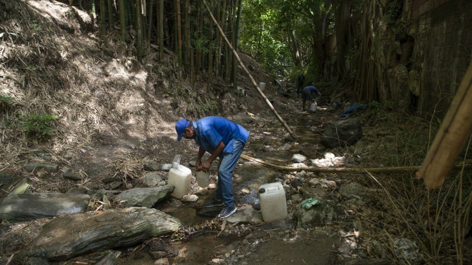 As The Spectre Of Covid Looms, Venezuelans Are Still Without Water