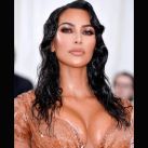 Kim Kardashian mostró el corset extremo que usa para tener una mínima cintura