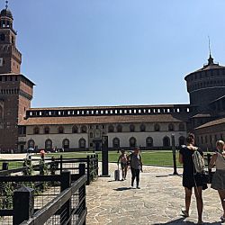 El Castillo Sforzesco es una de las principales atracciones de Milán.
