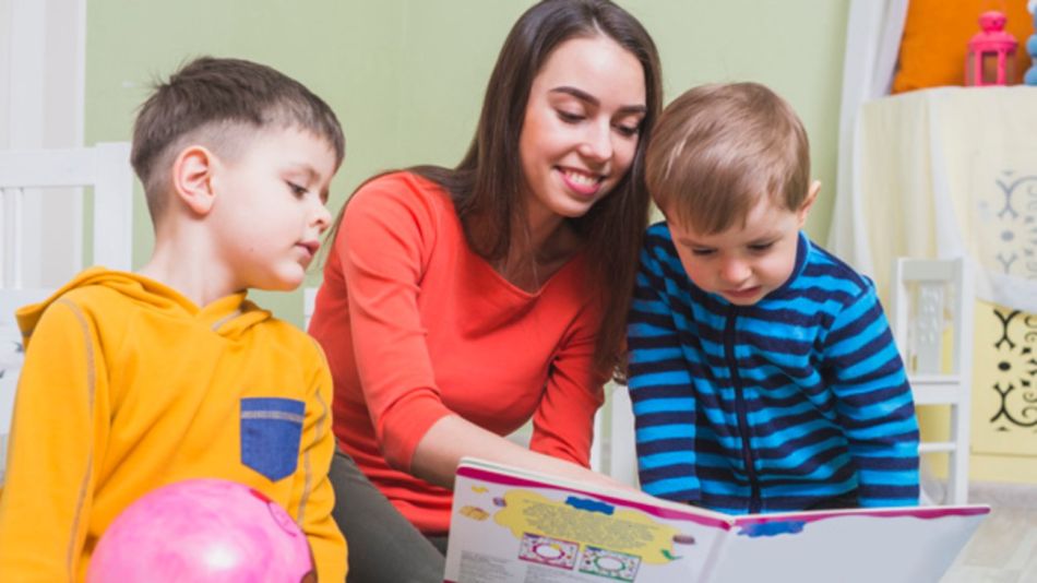 jardin-infantes-nino-maestra