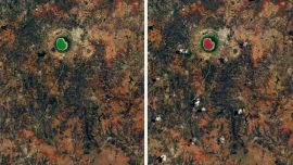 Un equipo de científicos recogió muestras del agua para analizarlas y determinar qué causó el cambio.