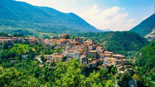 En la región italiana de Molise, el pueblo San Giovanni in Galdo ofrece vacaciones gratis como fórmula para atraer a los viajeros y hacerse conocido.