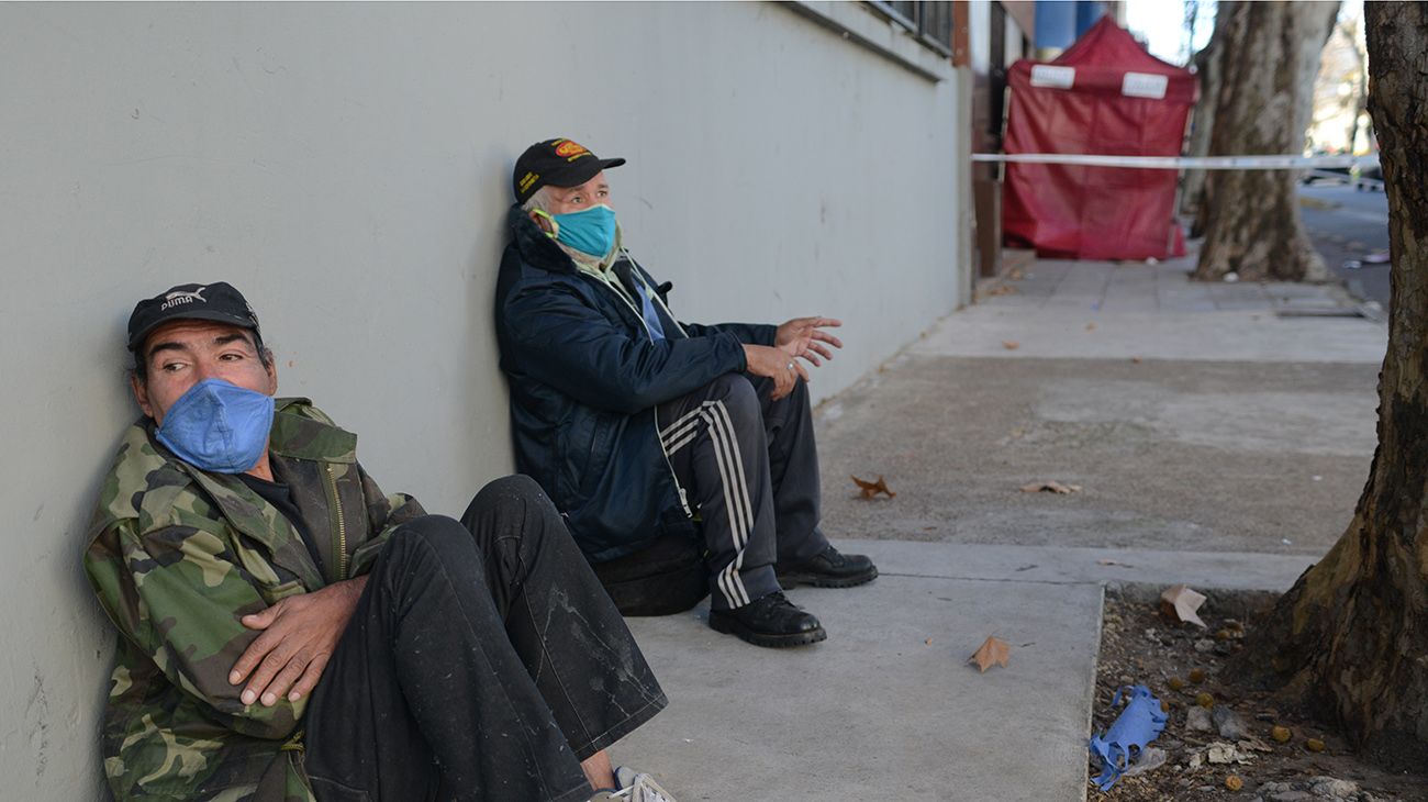 Ciudadanos del olvido, como es la cuarentena de la gente en situación de calle  