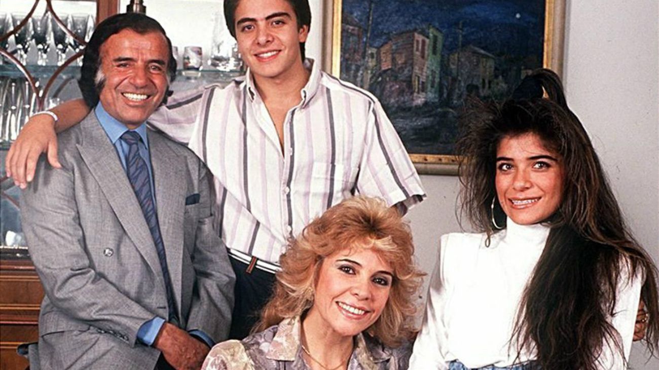 La familia Menem tras llegar a la Casa Rosada en 1989.