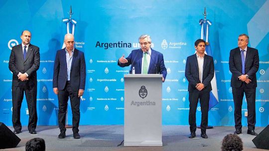 Consenso. Al principio, la medida sanitaria se tomó a tiempo y con acuerdos políticos. Esta situación se desdibujó más tarde.