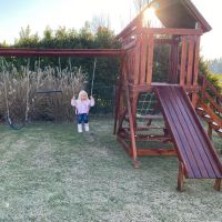 Matilda Salazar en su parque de juegos