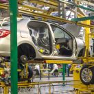 La producción nacional de automóviles cayo 34,5 por ciento en junio