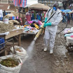 Labores de desinfección en Nairobi, Kenia. | Foto:DPA