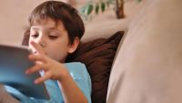 Niños con tablets