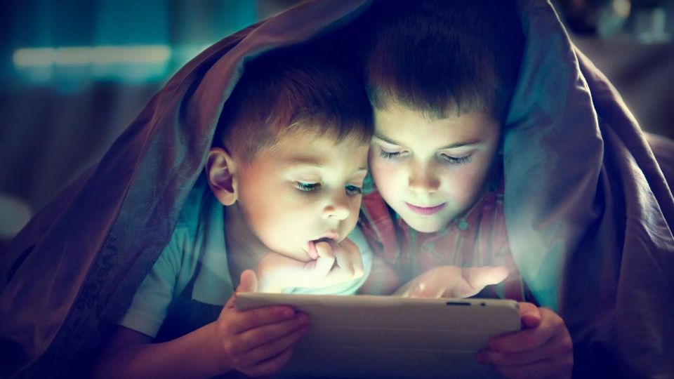 niños con tablet 20200708