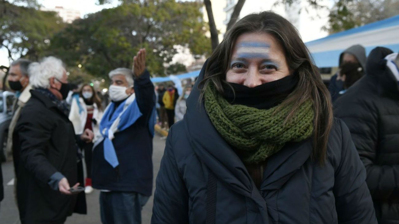 9 de julio 2020: frente a la Residencia de Olivos, cacerolazo y protesta contra el gobierno de Alberto Fernández.