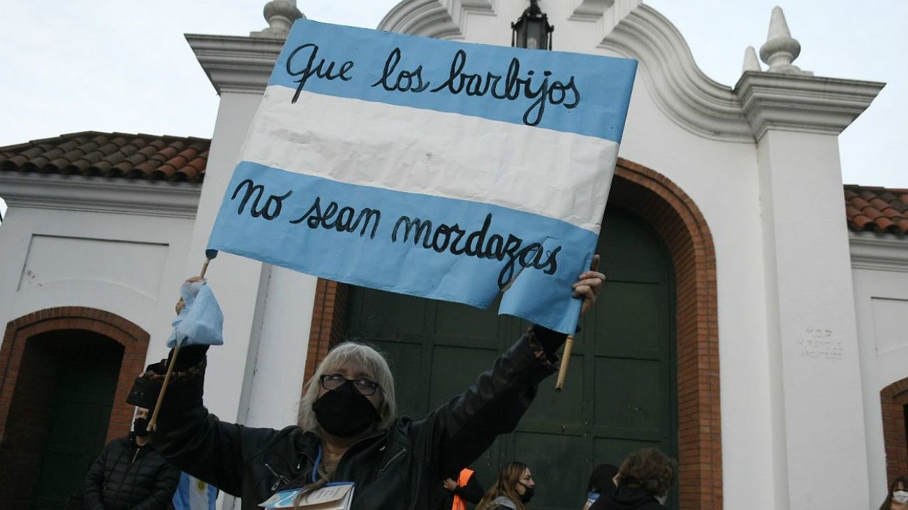 9 de julio 2020: frente a la Residencia de Olivos, cacerolazo y protesta contra el gobierno de Alberto Fernández.